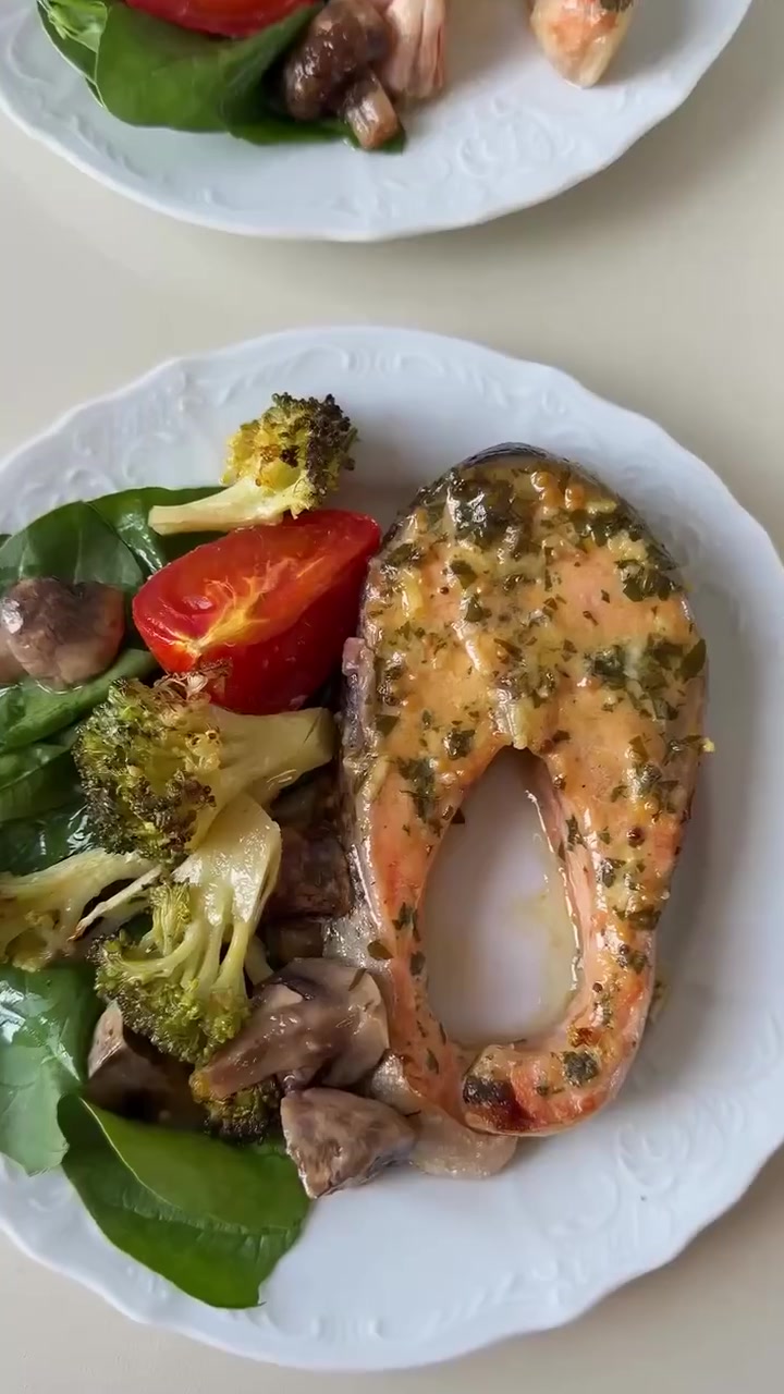 Форель с овощами в духовке