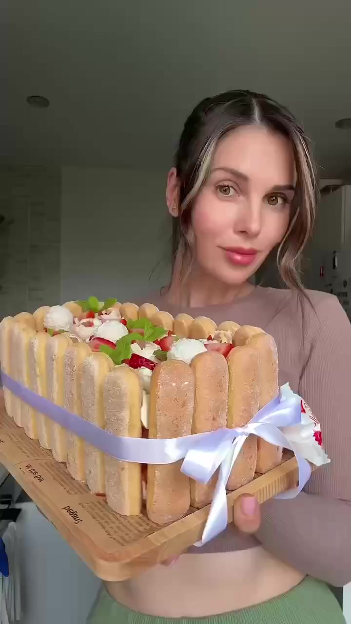 Тирамису «Клубничное рафаэлло»